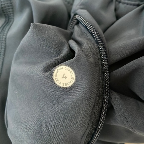 NWT Lululemon Lined Mid Rise Track That Short *5" True Navy Size 4 - Picture 6 of 11